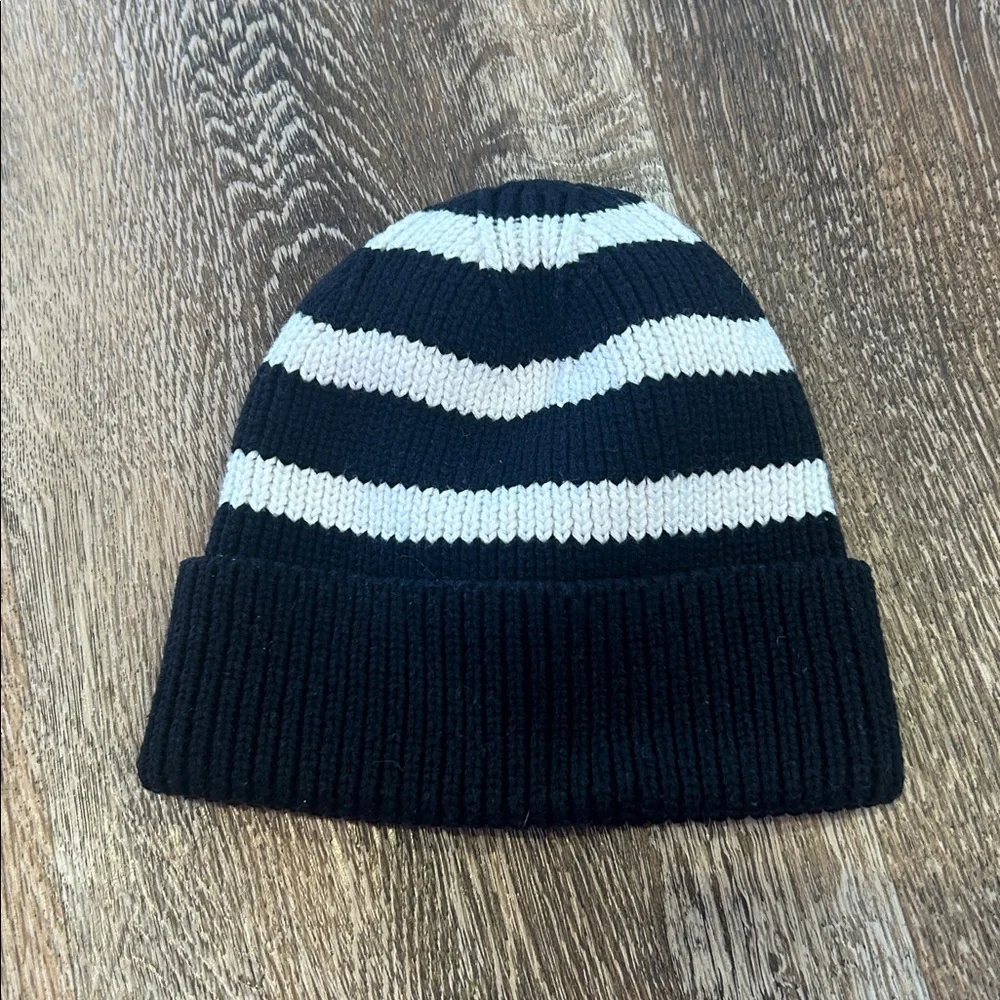 BabyGAP Black and White Striped Beanie Size 12-24 Months